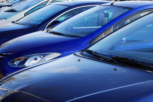 Riparte la vendita delle auto blu